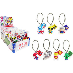 Игрушка Tomy Брелок на цепочке Marvel 12 штук в дисплее (T88421)